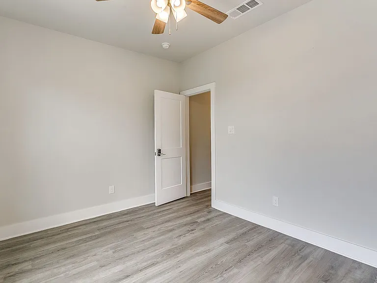 3210 Forest Park Blvd — Photo 36