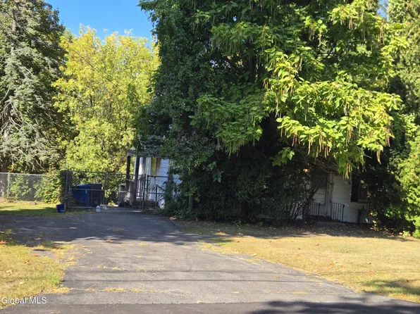 14 Meadow Lane, Colonie, NY 12110