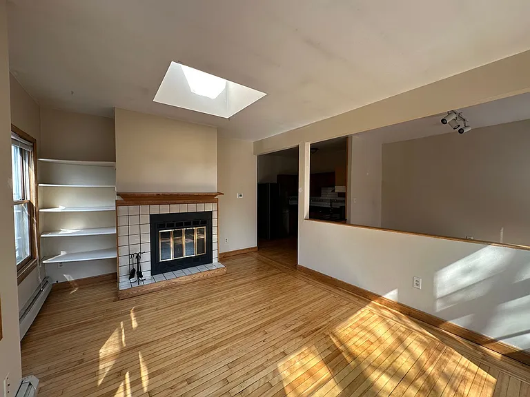 Emerson Manor Flats — Photo 10