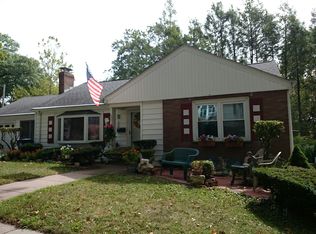 60 Cricket Ln, West Roxbury, MA 02132