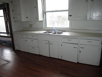 4th image of 1027 W Montgomery Ave #A