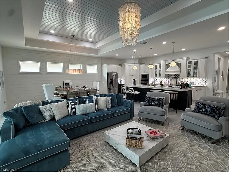 8963 Gustavia Ct — Photo 15