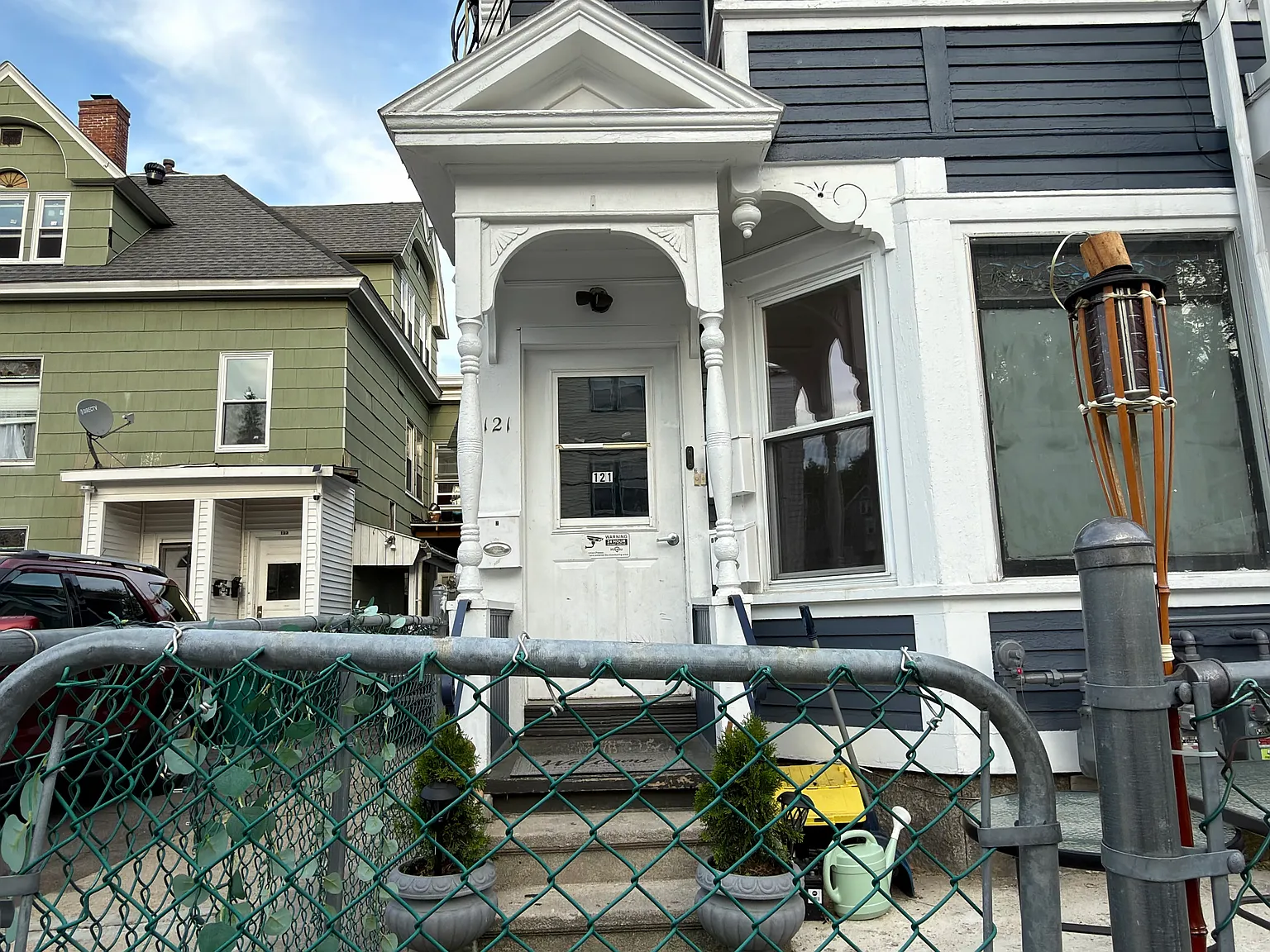 3 bed, $2,000 — Photo 1