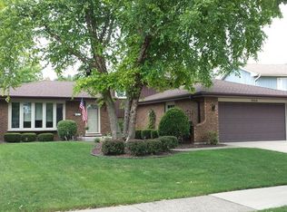 7224 Kelly Pl, Downers Grove, IL 60516