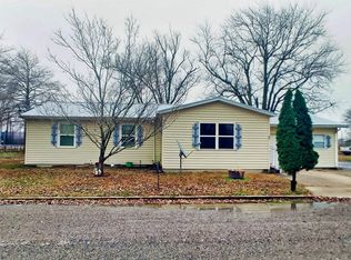 97 Iroquois St, Mc Clure, IL 62957