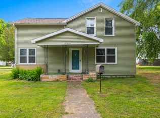 211 Locust Ave, Oconto, WI 54153