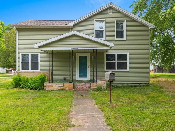 211 Locust Ave, Oconto, WI 54153