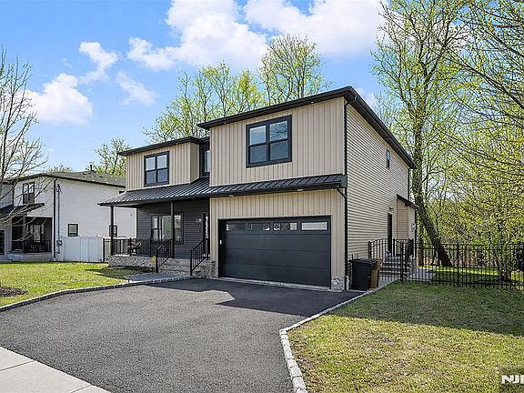 3rd image of 129 Rivervale Rd