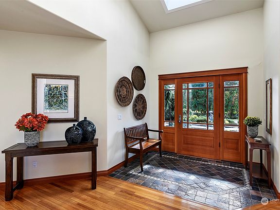 5th image of 22883 Tranquility Place NE