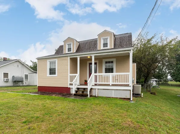 350 Mary Gray Ln, Staunton, VA 24401