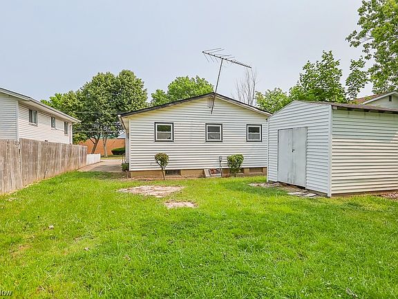 3rd image of 311 Warden Ave