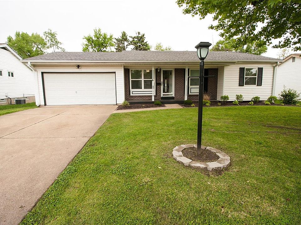 1st image of 431 White Birch Way