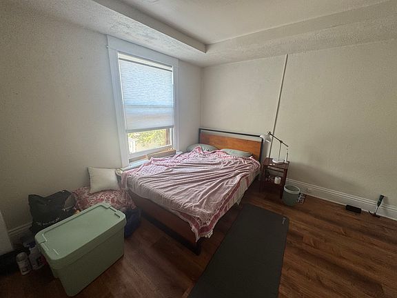 4th image of 342 Cherokee St
