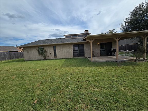 5th image of 903 Moss Cir