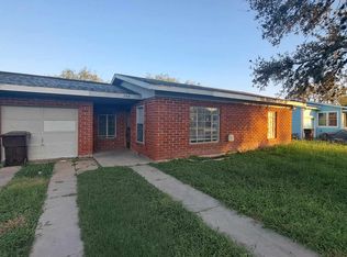 1308 W Circle Dr, Kingsville, TX 78363