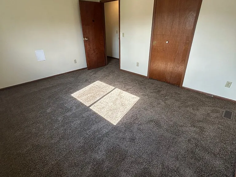 4472 Ramsdell Dr — Photo 9