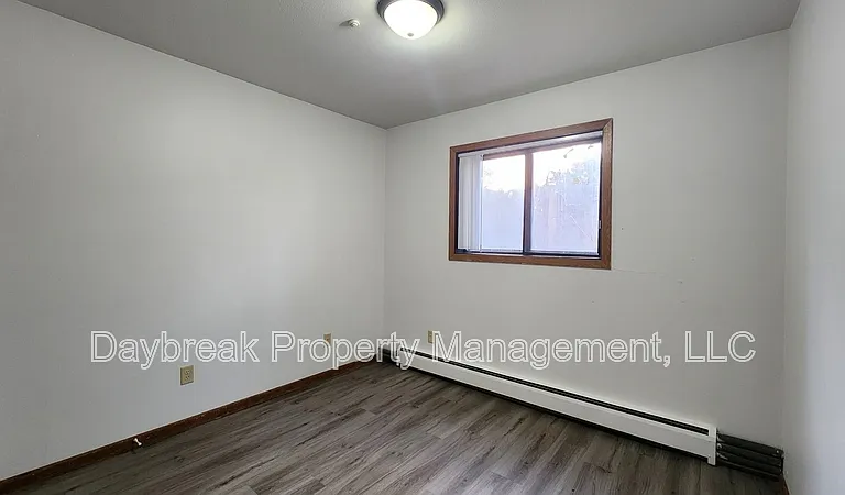 915 7th Ave N #3 — Photo 7