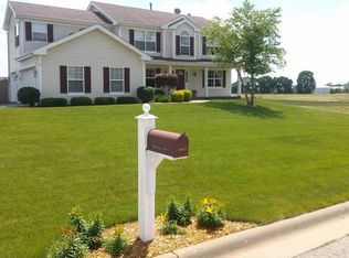 5631 Montadale Dr, Roscoe, IL 61073