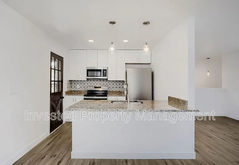 6473 Newcombe Ct — Photo 12
