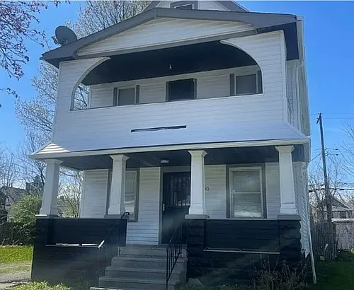 2800 E 124th St Photo 1