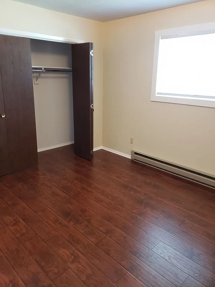 2 bed, 1.0 bath, $1,050 — Photo 4
