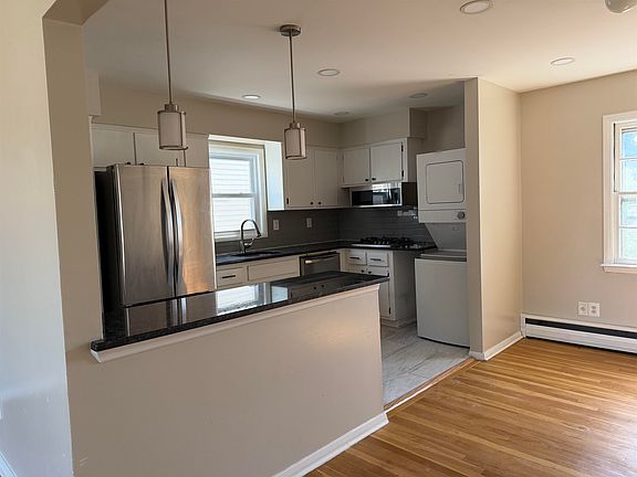 4th image of 54 Brighton Ave Floor 2