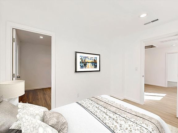 5th image of 366 S 10th St Unit 2