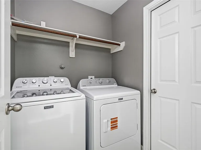 2605 Los Alamos Cir — Photo 15