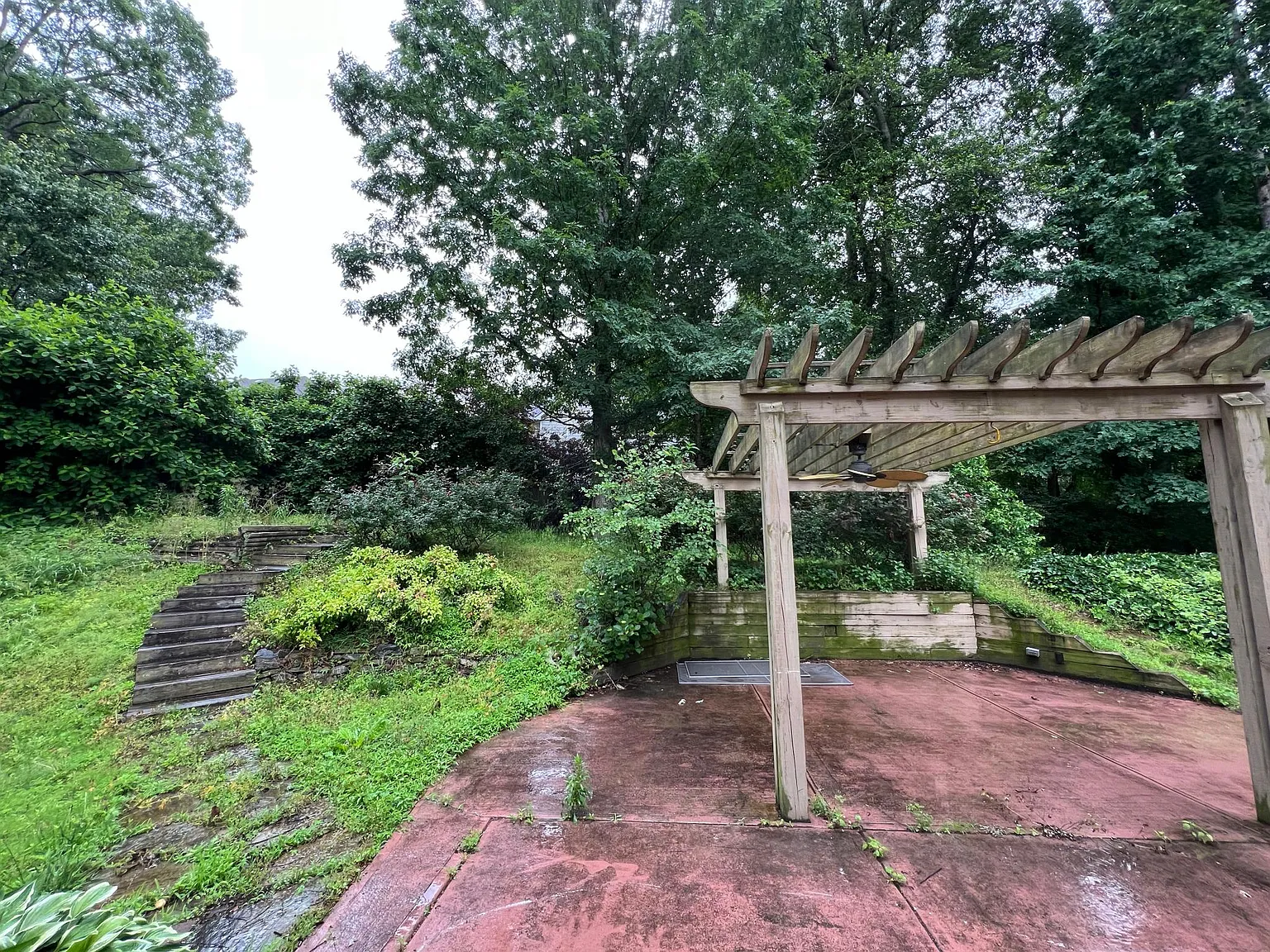 3 bed, 2.5 bath, 2869 sqft, $2,400 — Photo 2