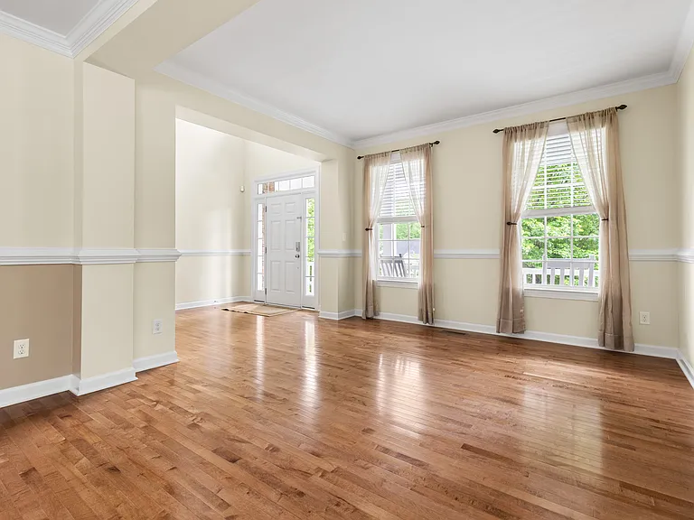 511 E Hatterleigh Ave — Photo 5