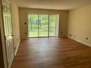 16 Kite Ct, Lawrence Township, NJ 08648
