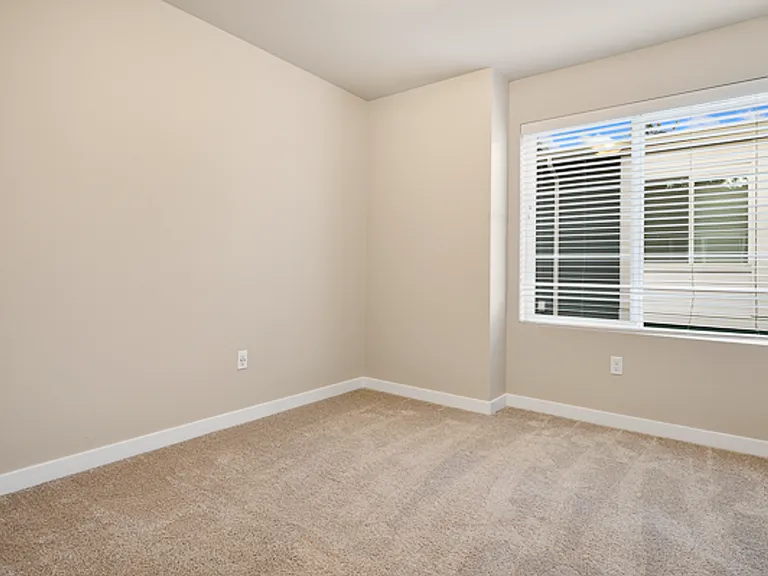6636 NE 188th Ct #5 — Photo 25