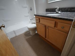 925 Magnolia Ln, Madison, WI 53713