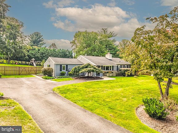 2nd image of 634 Overlook Dr