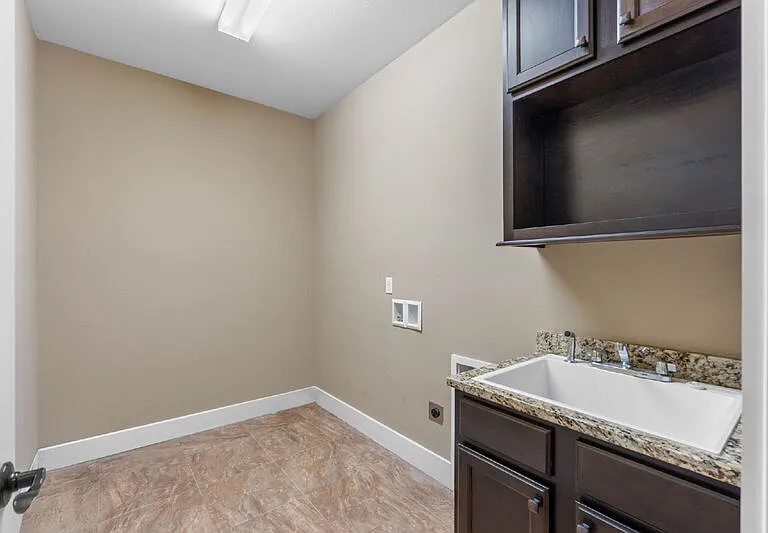 6008 Trestle St — Photo 28