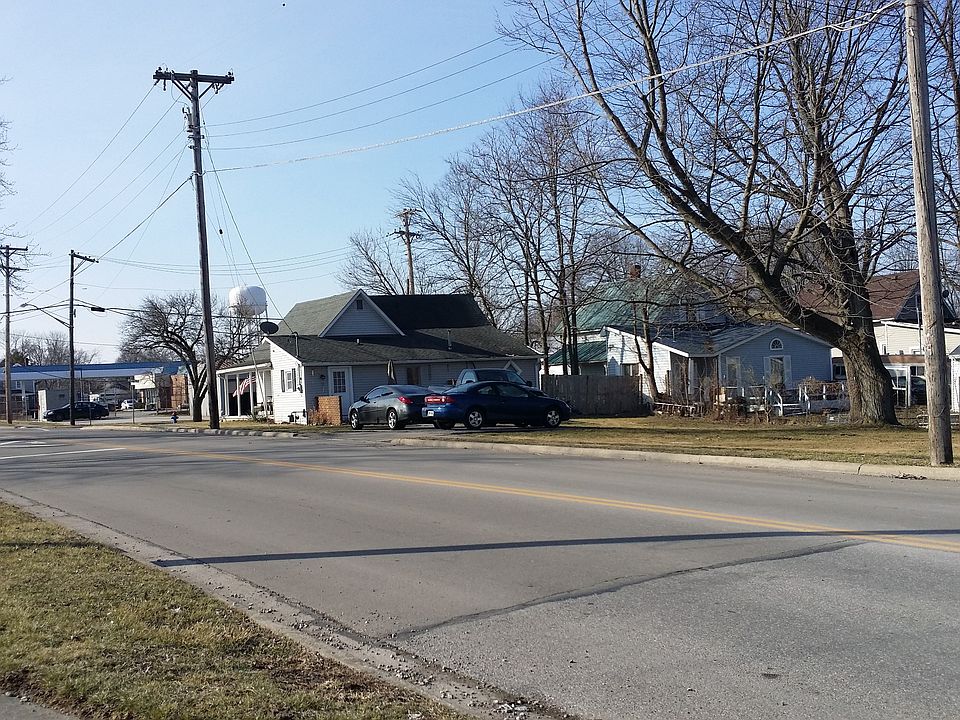 2nd image of 732 E 4th St