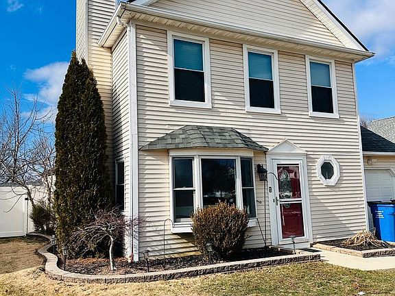 3rd image of 204 Stirrup Rd