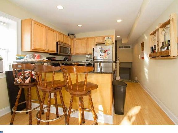 4th image of 1528 Brown St APT 3