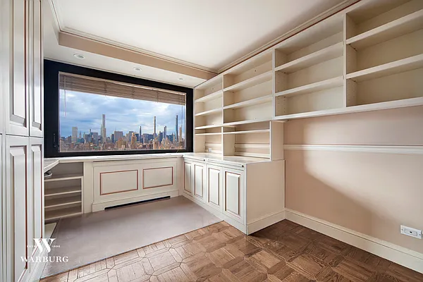 Sold by Warburg | media 3