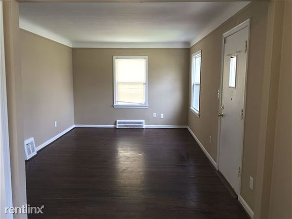 3rd image of 18770 Woodcrest St