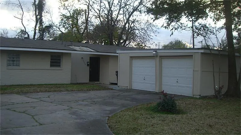 3 bed, 3.0 bath, $1,600 — Photo 1