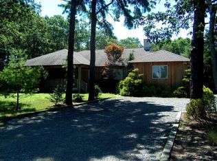 42 Station Rd, Westhampton, NY 11977