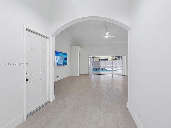 5th image of 9301 Cove Point Cir