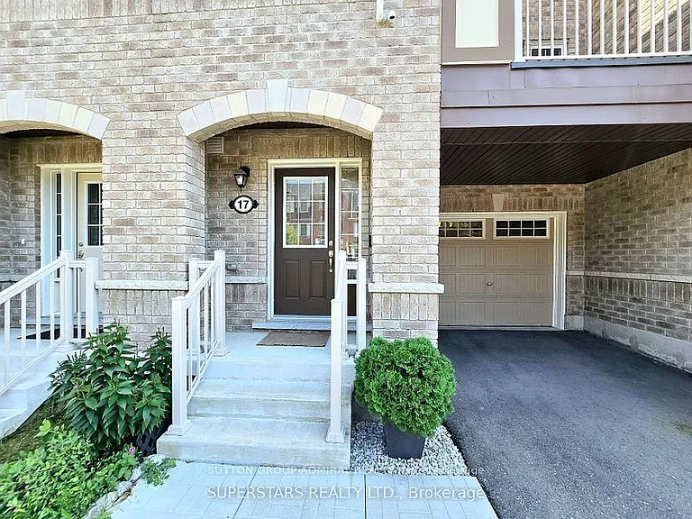 17 Bluegill Cres — Photo 2