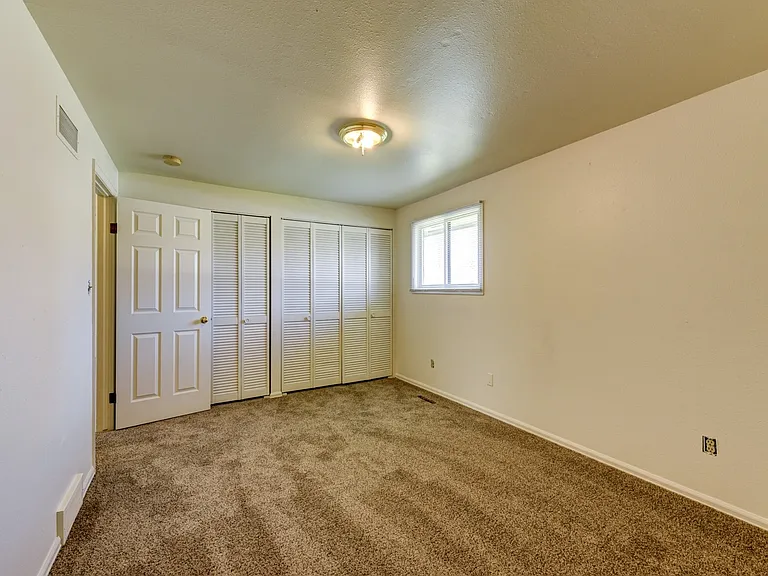 2056 Estes Ln — Photo 12