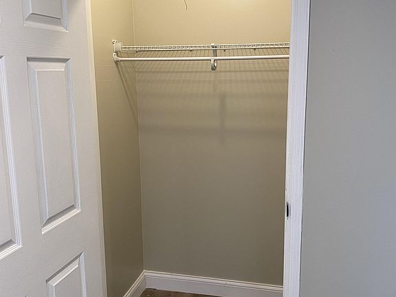 4th image of 123 Kathleen Dr APT 4