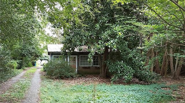 1st image of 221 Pineville Matthews Rd