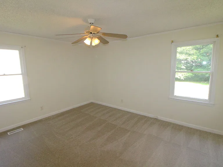 3032 Chenango Dr — Photo 13