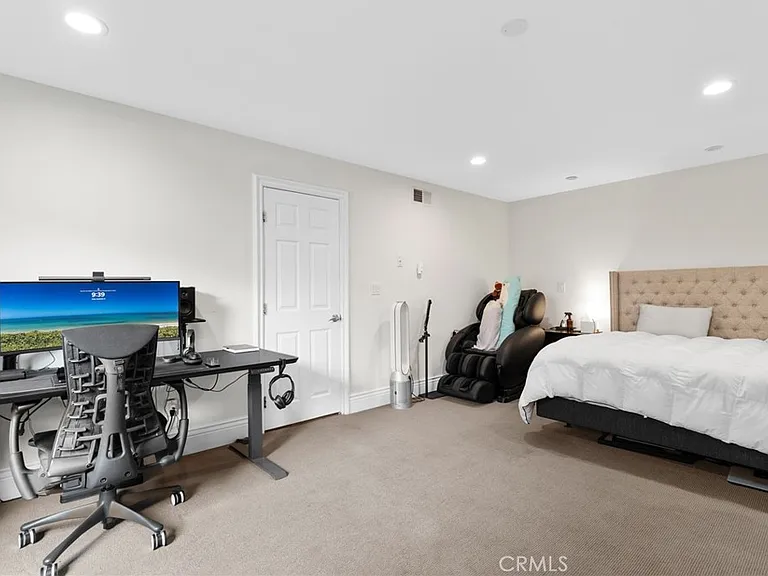 23034 Park Sorrento — Photo 9