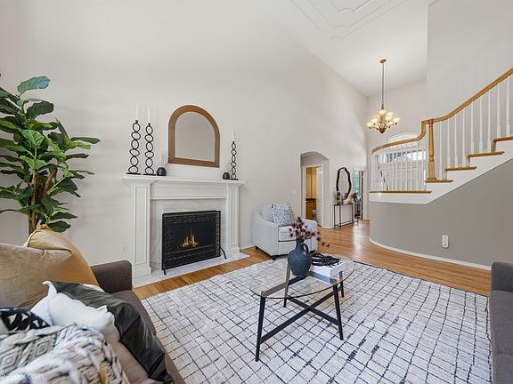 3rd image of 1411 E Blackwood Ln